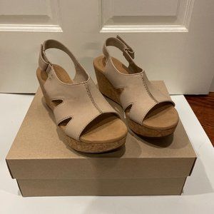 Clarks Annadel Bari Platform - Sand Nubuck - Size